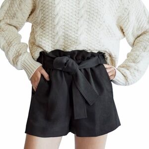 Aritzia Wilfred Paperbag High-Waisted Shorts Black Crepette Tie Belt Sz 16
